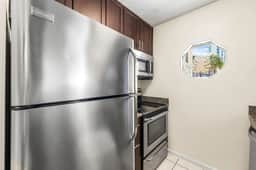 *June 21 - 24th Open/ Ground level condo/Parking in front!*