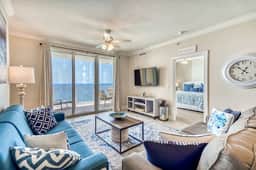 *July Dates Open!* Huge balcony for fireworks! 2 King Beds!