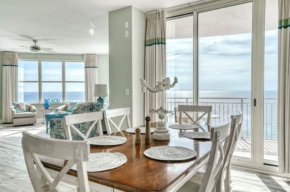 Last min special ~ June 15 - 17th!  Beautiful Condo!
