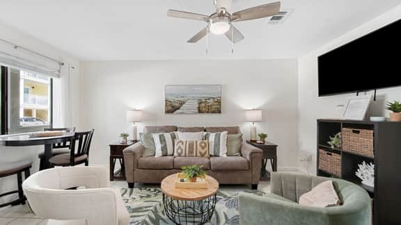 *June 21 - 24th Open/ Ground level condo/Parking in front!*