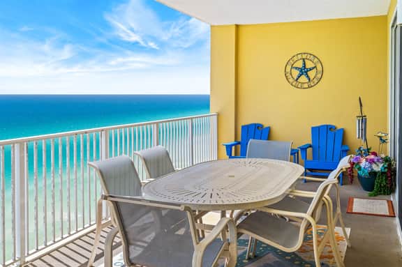 *June 27- July 2nd Open!* Huge balcony! Beautiful views!
