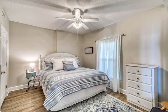 *July Dates Open!* Huge balcony for fireworks! 2 King Beds!