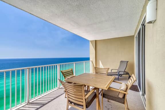 *July Dates Open!* Huge balcony for fireworks! 2 King Beds!