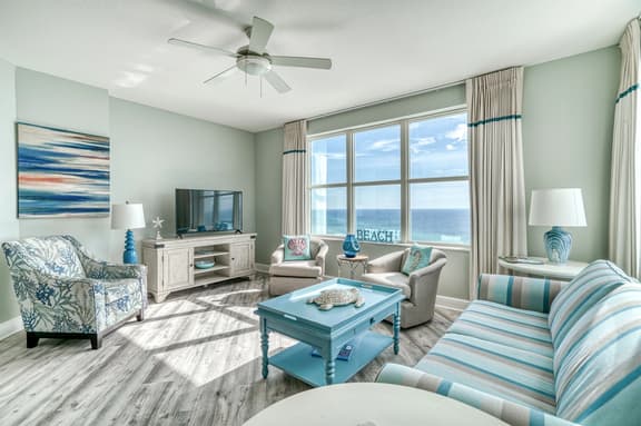 Last min special ~ June 15 - 17th!  Beautiful Condo!