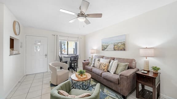 *June 21 - 24th Open/ Ground level condo/Parking in front!*