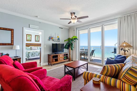 *June 27- July 2nd Open!* Huge balcony! Beautiful views!